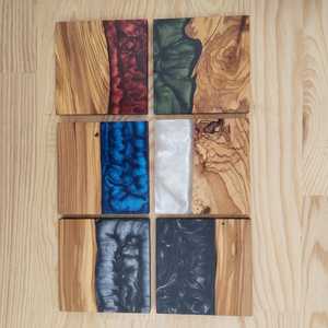 Juego de Posavasos de Resina y Madera de Acacia Exclusivos, Hechos a Mano, de Lujo, para Café, Té, Whisky, Cócteles y Decoración del Hogar - Product Image 1