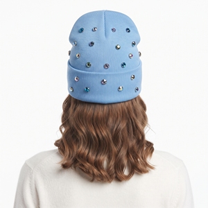 Bonnet tricoté personnalisé pour femme, broderie, bleu, chaud, hiver, doux, décoré de perles et de strass, pour temps froid - Product Image 2