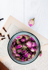 ของเหลวสกัดจากกุหลาบ (เกรดเครื่องสำอางสารสกัดสมุนไพร) ในบรรจุภัณฑ์กลองโดย aora - Product Image 4