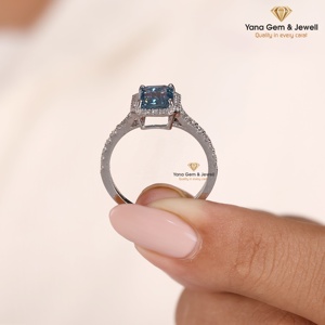 Anillo de Boda de Oro Blanco de 14K con Diamante CVD Cultivado en Laboratorio, Corte Radiante, Color Azul Intenso, Claridad VS1, 1.00 Quilates, Certificado IGI - Product Image 4