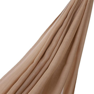 Nuevo Hiyab Liso para Mujeres Musulmanas, Pañuelo Ligero y Suave, Proveedor de Ropa Islámica, Hecho en Pakistán - Product Image 4