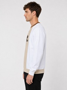 เสื้อสเวตเชิ้ตพรีเมียมสำหรับผู้ชาย ผลิตจากผ้าเนื้อนุ่ม ระบายอากาศได้ดี ให้ความสบายในทุกๆ วัน ให้ความอบอุ่น และทนทานยาวนาน - Product Image 4