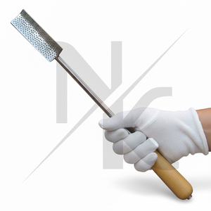 Raspador de Dientes para Caballos de Acero Inoxidable de Cuello Largo, Hecho a Medida, de Alta Calidad, con Mango de Madera, Herramienta Reutilizable para Herradores, Recortador de Pezuñas - Product Image 4