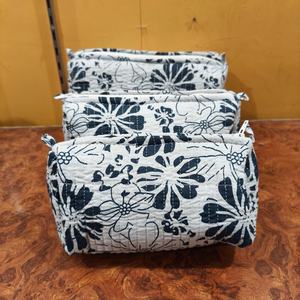Ensemble de 3 pochettes matelassées à fermeture éclair, grandes, résistantes à l'eau, en coton 100% écologique, à motifs floraux, pour organiser le maquillage des femmes - Product Image 2