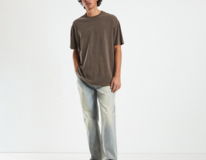 เสื้อยืดคอกลมแขนสั้นผ้าคอตตอนหนาน้ำหนักมาก พิมพ์โลโก้ได้ตามต้องการ เสื้อยืดออกกำลังกายวิ่งจ๊อกกิ้ง 220GSM สำหรับผู้ชาย - Product Image 2