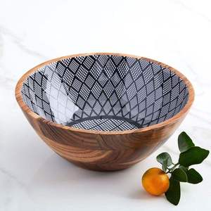 Hermoso Tazón de Madera con Diseño Esmaltado y Motivos Encantadores para Decoración de Mesa de Lujo y Decoración Interior Contemporánea - Product Image 5