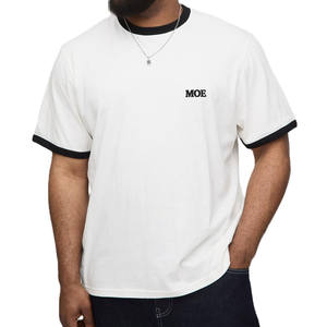 T-shirt pour homme en coton jersey simple, style Ringer, col côtelé contrastant, logo minimaliste, haut streetwear pour marques en gros - Product Image 1