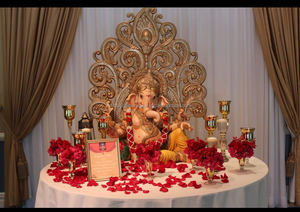 Estatuas Tradicionales de Ganesha con Asientos de Fibra para Decoración de Bodas Indias - Product Image 3
