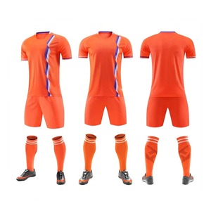 Fournisseur d'uniformes de football par sublimation haut de gamme, maillots et shorts de football légers, athlétiques, OEM - Product Image 5