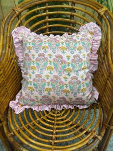 Funda de Cojín Decorativa Hecha a Mano con Volantes de Algodón, Estampado Floral, Borde con Volantes, Estilo Boho, para Sofá - Product Image 1