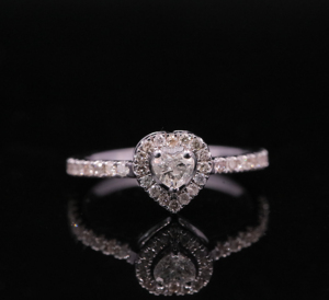 Nouvelle Collection Montre Bague Moissanite Premium à Sertissage Griffe pour Fiançailles, Mariage et Anniversaire - Product Image 1