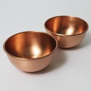 Bol de service exclusif en cuivre épais, durable et poli, idéal pour un usage quotidien, les fêtes, les célébrations culturelles, touche artistique - Product Image 1