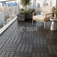 Dalles de terrasse en WPC noir SSR pour les grossistes – Revêtement de sol extérieur modulaire pour hôtels, complexes hôteliers et entrepreneurs