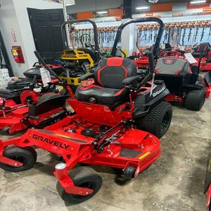 Tractor cortacésped comercial Gravely de calidad premium, con motor diésel de 2 tiempos, de uso pesado para paisajismo. - Product Image 1