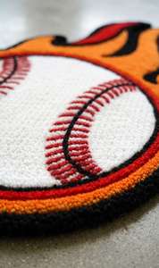 Alfombra de área única con diseño de béisbol, hecha a mano, con temática deportiva, en colores naranja, rojo y blanco, para decoración de sala de estar y dormitorio. - Product Image 5
