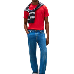 Achetez en gros des t-shirts tendance de haute qualité, personnalisés, style streetwear, en tissu premium, avec logo, pour hommes. - Product Image 3