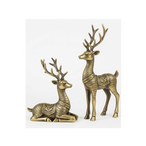 Figurines de cerfs en laiton vintage, sculptures debout et en repos, pour tables basses, buffets, halls d'entrée ou tables de fêtes. - Product Image 2