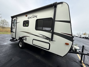 K-Z Rv E-s-c-a-p-e 18R-B-T d'occasion 2016 - Product Image 4