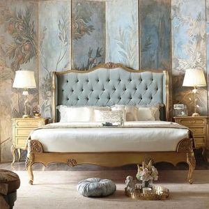 Ensemble de chambre à coucher de luxe classique beige style Beverly Hills, lit capitonné en acajou sculpté, qualité garantie - Product Image 1