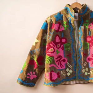 Blouson bomber en velours Suzani fait main, réversible, vintage, bohème, court, coloré, à motifs floraux brodés, automne-hiver, en coton - Product Image 3