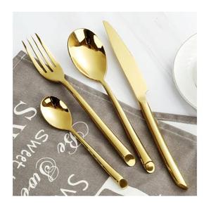 Lot de 4 couverts dorés de luxe avec couteau, fourchette, cuillère et cuillère à café, manches torsadés, compatibles lave-vaisselle, durables, pour mariages. - Product Image 5