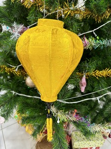 Linterna de seda tradicional vietnamita, hecha a mano, con pantalla de tela, para decoración interior y exterior, uso en el hogar y festivales. - Product Image 5