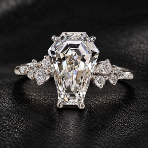 Bague en or massif 14 carats avec diamant de laboratoire taille cercueil, grappe florale et pierres latérales rondes DEF VVS, certifiée IGI, bijoux de mode ODM - Product Image 3