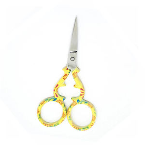 Ciseaux à cuticules de haute qualité, lame courbée, acier inoxydable, pointe aiguille, manche recouvert de papier, tranchants, pliables, pour droitiers - Product Image 3