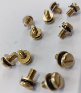 Tornillo SEMS de latón métrico M4 x 8 con cabeza alomada ranurada, cromado/niquelado, con arandela plana de resorte, alta precisión, para uso industrial y eléctrico. - Product Image 4