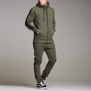 Survêtement urbain tendance pour homme avec personnalisation de marque pour le streetwear et les tenues décontractées - Product Image 2