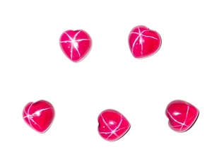 Cœur de rubis étoilé transparent 12x12 mm 8 carats, cabochon poli créé en laboratoire avec effet étoile à 6 branches pour la fabrication de bijoux - Product Image 2