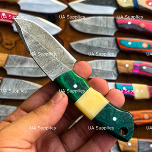 Couteau de chasse et de camping à lame fixe en acier de Damas, pointe clip, qualité industrielle, épaisseur 0,5 mm, manche en bois rayé rouge et noir - Product Image 4