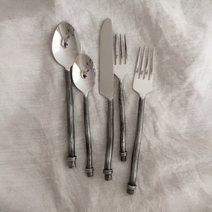 Ensemble de couverts de table de qualité supérieure en acier inoxydable, forgés à la main, avec manche artisanal, fabrication artisanale - Product Image 2