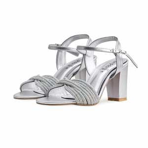 Sandalias de tacón fantasía plateadas modelo FN6056 - Product Image 3