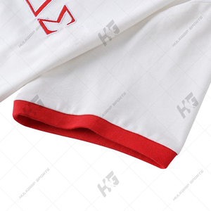 Camiseta Casual Personalizada Premium Estilo Henley para Hombre - Diseño Delta Blanco y Rojo, Tejida en 100% Algodón Antiarrugas con Estampado - Product Image 4