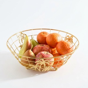 Corbeille à fruits en fil métallique doré de luxe avec poignées, bol à fruits moderne pour comptoir, centre de table décoratif pour cuisine et salon - Product Image 2
