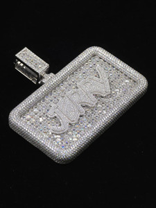 Colgante Jerry Letter de Moissanita, Plata 925 con Baño de Rodio, Corte Redondo, Unisex, Amuleto de Lujo - Product Image 2