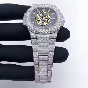 Montre analogique à quartz de luxe pour homme, forme carrée, entièrement sertie de diamants, boîtier en acier inoxydable, bracelet en acier inoxydable, cadran en cristal saphir, boucle de montre - Product Image 2
