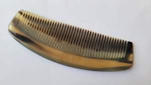 Peine de cuerno natural duradero para peinar el cabello, desenredar y herramienta profesional para el cuidado del cabello. - Product Image 4