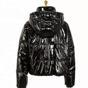 เสื้อแจ็คเก็ตพัฟเฟอร์คุณภาพสูง ขายส่ง รับทำโลโก้ ผ้าไนลอน ระบายอากาศได้ดี ไซส์ใหญ่ เสื้อแจ็คเก็ตขนเป็ดสำหรับฤดูหนาวกลางแจ้ง สำหรับผู้หญิง - Product Image 2