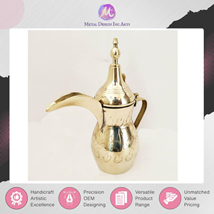 Théière arabe Dallah en laiton pur doré, fabriquée par un fabricant indien de premier plan, pour servir du thé et du café chaud. - Product Image 4