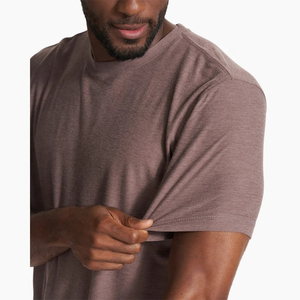 T-shirt de sport personnalisé confortable, extensible dans 4 directions, respirant, anti-transpiration, coupe ajustée, uni, en polyester et élasthanne - Product Image 3