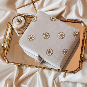 Elegant Rectangular Jewelry Box with Floral Embroidery Beige Velvet Lid Closure for <b>Jewellery</b> <b>Storage</b> - Product Image 5
