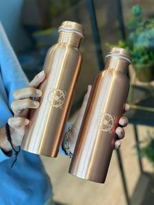 Handcrafted <b>Copper</b> Bottle with Elegant Hammered DesigneSmart Drinkware - Product Image 4