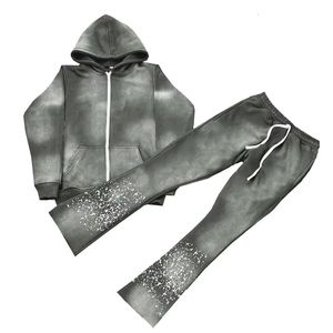 Conjunto Deportivo Personalizado Unisex Color Gris Deslavado, Sudadera con Capucha y Estampado de Calavera Gótica, Pantalones Deportivos con Patrón Tribal, Ropa Urbana de Felpa - Product Image 2