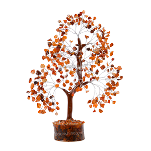 Figurine de pierres précieuses faite à la main en arbre de cristal de cornaline pour l'énergie positive Feng Shui et la guérison idéale pour la décoration de bureau à domicile en Inde - Product Image 1