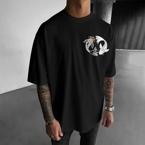 เสื้อยืดโอเวอร์ไซส์ลายกราฟิกสำหรับผู้ชาย เสื้อสตรีทแวร์สไตล์ญี่ปุ่น เสื้อยืดวินเทจฮาราจูกุ เสื้อยืดดีไซน์เนอร์ทรงไหล่ตก - Product Image 3