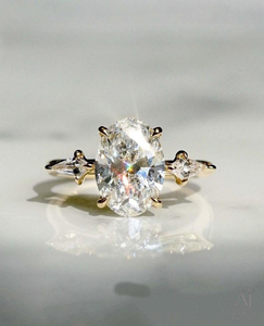 Anillo de Compromiso Ovalado con Tres Piedras de Moissanita, Plata de Ley 925, Chapado en Oro, Engaste de Garras, Joyería de Boda para Mujer - Product Image 4