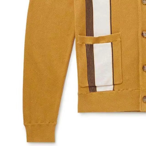 Cardigan tricoté sur mesure pour homme de qualité supérieure avec empiècements rayés blancs et fermeture boutonnée, manches longues, idéal pour l'automne - Product Image 3