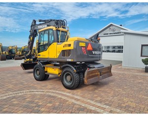 Excavadora de Ruedas Volvo EW140D, Capacidad de Cucharón de 4m, Bomba HYDAC, Caja de Cambios, Control PLC, Motor de Alta Eficiencia Operativa, Garantía de 4 Años - Product Image 3